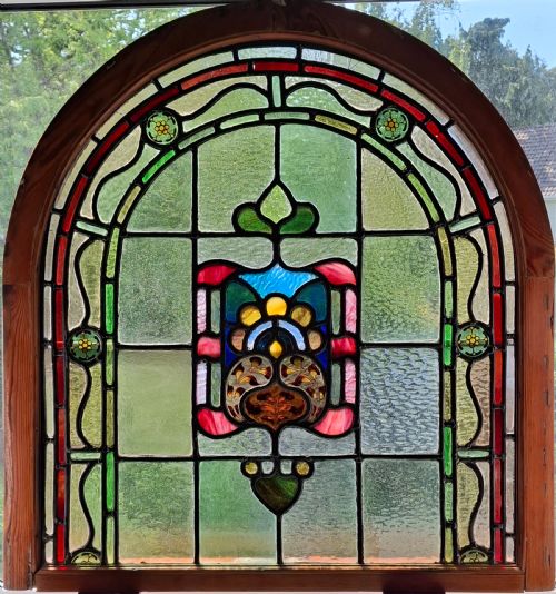 PAIR OF EDWARDIAN STAINED GLASS WINDOWS CIRCA 1910 - ADDITIONAL PHOTO 2