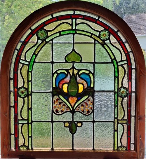 PAIR OF EDWARDIAN STAINED GLASS WINDOWS CIRCA 1910 - ADDITIONAL PHOTO 1