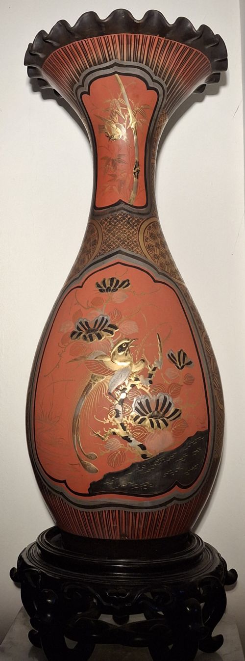 JAPANESE PORCELAIN FLARED VASE WITH LACQUER OVER BLACK PAINT 47CM CIRCA 1880 - ADDITIONAL PHOTO 4