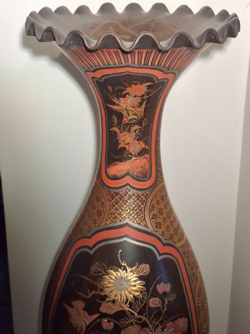 JAPANESE PORCELAIN FLARED VASE WITH LACQUER OVER BLACK PAINT 47CM CIRCA 1880 - ADDITIONAL PHOTO 9