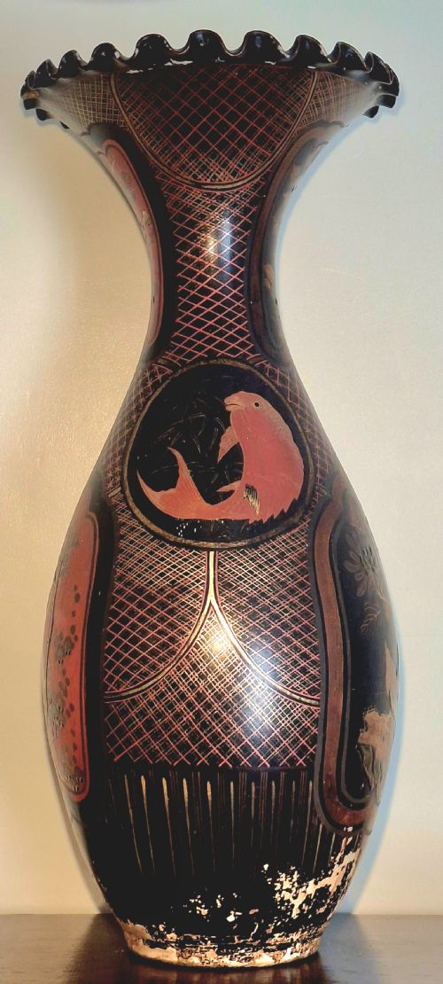 LARGE JAPANESE PORCELAIN FLARED VASE LACQUER OVER BLACK PAINT WITH KOI 60CM CIRCA 1880 - ADDITIONAL PHOTO 3