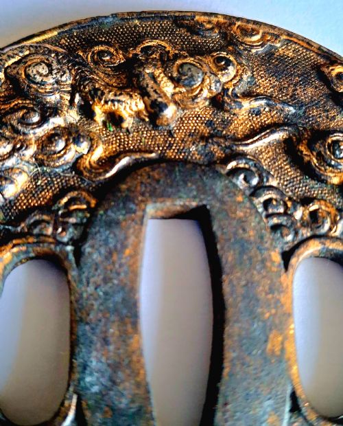 JAPANESE TSUBA WITH DRAGON PEARL IN HIGH RELIEF EDO PERIOD - ADDITIONAL PHOTO 5