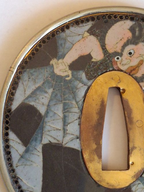RARE CLOISONNE ENAMEL TSUBA JAPANESE FOLKLORE CIRCA 1880 - ADDITIONAL PHOTO 4