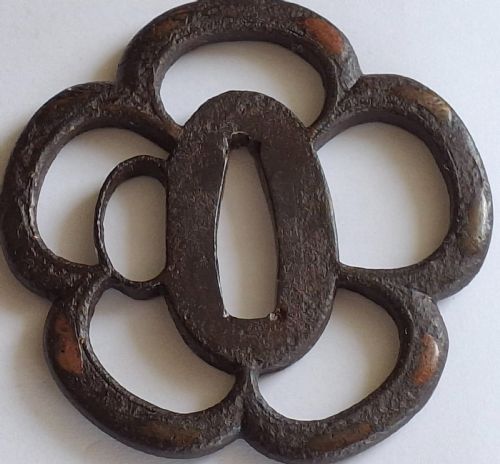 JAPANESE IRON TSUBA GUARD COPPER INLAY EDO PERIOD CIRCA 1750 - ADDITIONAL PHOTO 1