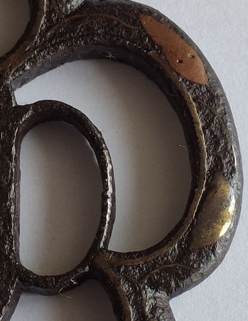 JAPANESE IRON TSUBA GUARD COPPER INLAY EDO PERIOD CIRCA 1750 - ADDITIONAL PHOTO 2