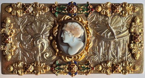 VERY FINE SILVER RENAISSANCE REVIVAL TABLE BOX WITH CAMEO GOLD AND ENAMEL APPLIQUES 1893 - ADDITIONAL PHOTO 2