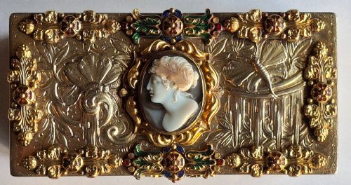 VERY FINE SILVER RENAISSANCE REVIVAL TABLE BOX WITH CAMEO GOLD AND ENAMEL APPLIQUES 1893 - ADDITIONAL PHOTO 6