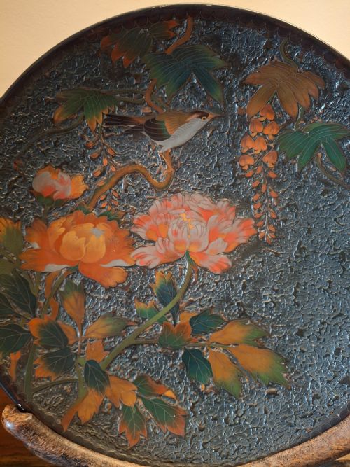 LARGE JAPANESE TOTAI SHIPPO CHARGER CLOISONNE TREE BARK WITH BIRDS AND FLOWERS CIRCA 1890 SIGNED - ADDITIONAL PHOTO 2