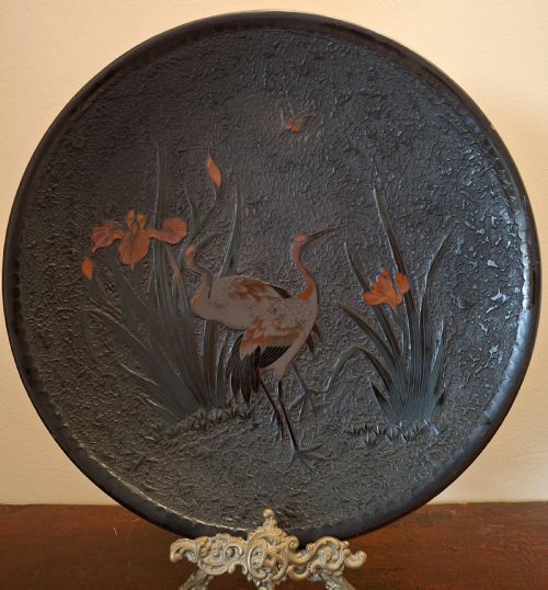 LARGE JAPANESE TOTAI SHIPPO CHARGER CLOISONNE TREE BARK WITH CRANES CIRCA 1890 SIGNED - ADDITIONAL PHOTO 8