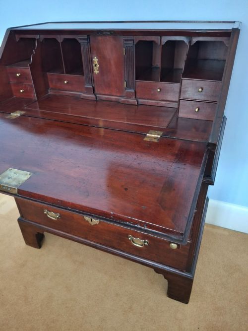 EXCEPTIONAL GEORGE II SOLID RED WALNUT WRITING BUREAU CIRCA 1750 - ADDITIONAL PHOTO 20