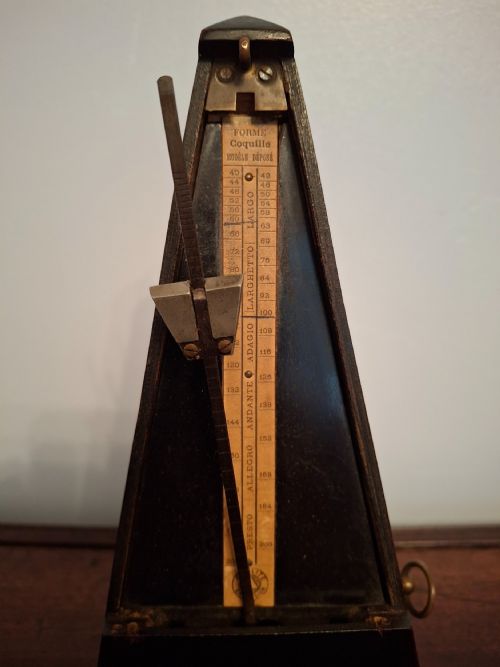 EXTREMELY RARE EBONISED METRONOME COQUILLE SHELL CIRCA 1910 - ADDITIONAL PHOTO 8