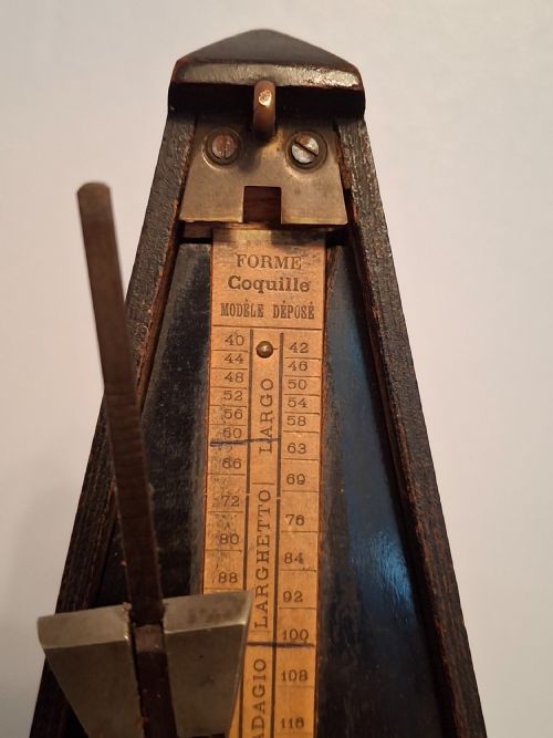 EXTREMELY RARE EBONISED METRONOME COQUILLE SHELL CIRCA 1910 - ADDITIONAL PHOTO 9