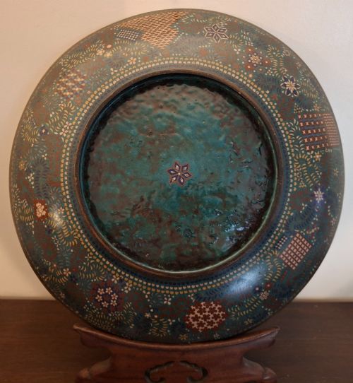 LARGE RARE JAPANESE CLOISONNE ENAMEL PLATE SPECTACULAR DECORATION CIRCA 1870 - ADDITIONAL PHOTO 13