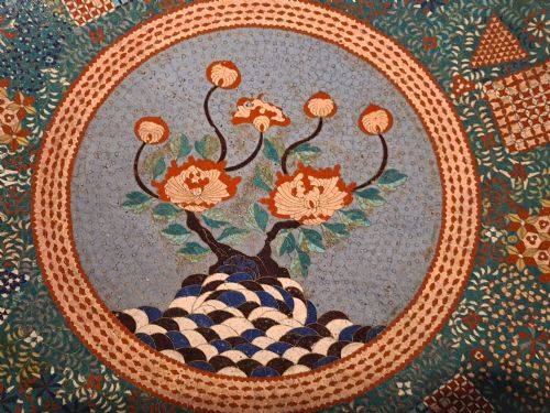 HUGE JAPANESE CLOISONNE ENAMEL CHARGER SPECTACULAR DECORATION CIRCA 1870 - ADDITIONAL PHOTO 1