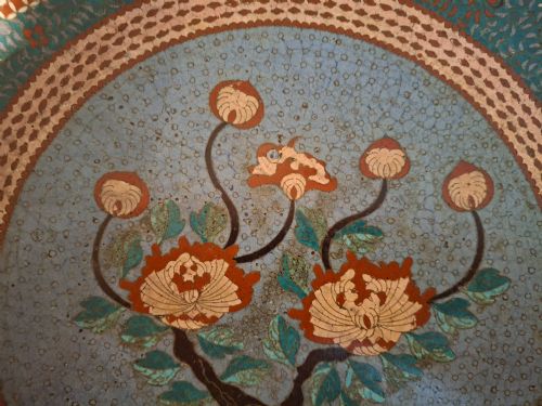 HUGE JAPANESE CLOISONNE ENAMEL CHARGER SPECTACULAR DECORATION CIRCA 1870 - ADDITIONAL PHOTO 2