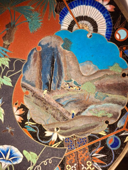 MASTERPIECE JAPANESE CLOISONNE PLATE WITH AUSPICIOUS SYMBOLS CIRCA 1900 - ADDITIONAL PHOTO 10