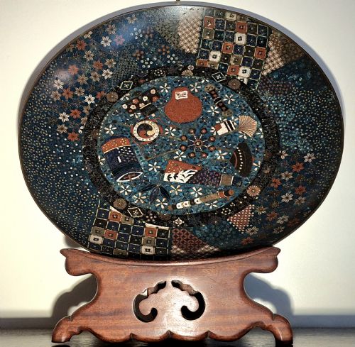 RARE JAPANESE CLOISONNE CHARGER WITH AUSPICIOUS SYMBOLS CIRCA 1850 - ADDITIONAL PHOTO 1