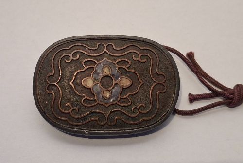 Rare Japanese Champleve Enamel Netsuke / Manju in Pewter. Signed. Circa 1850.