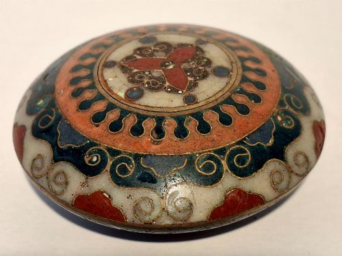 Rare Japanese Cloisonne Enamel Lidded Netsuke / Manju. Circa 1860.