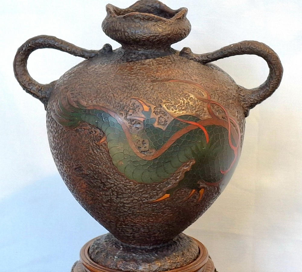 A nineteenth-century Japanese Totai Shippo ceramic vase featuring a textured tree-bark ground decorated with a dragon motif and twin handles. View VI