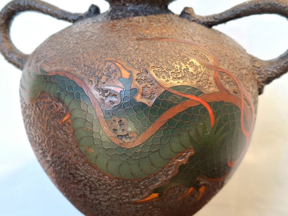 A nineteenth-century Japanese Totai Shippo ceramic vase featuring a textured tree-bark ground decorated with a dragon motif and twin handles. View VII