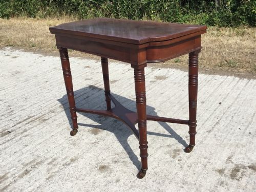Card/games Table with Fold Over Top