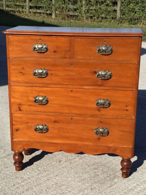 Victorian Pine Chest of Drawers in Original Condition.