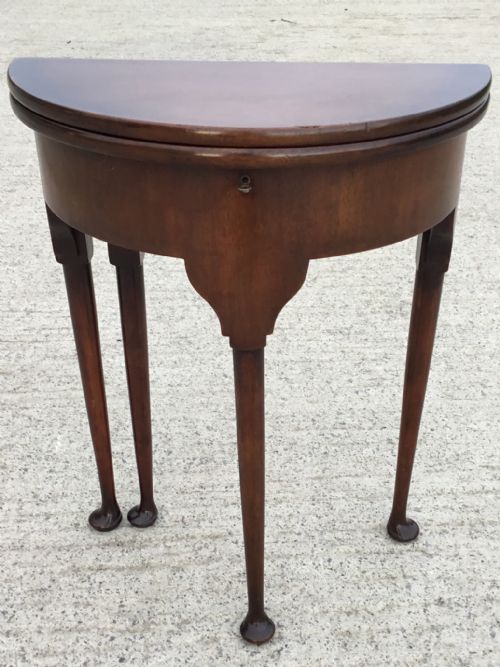 Fine Quality Mahogany Card/tea Table of Neat Proportion