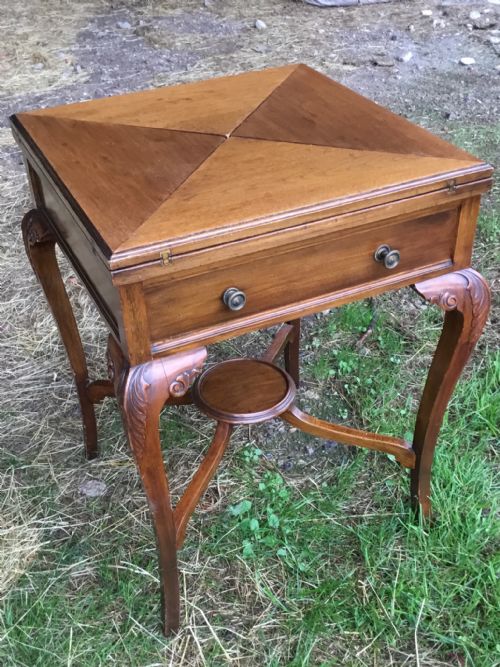 Quadrant Envelope Card Table