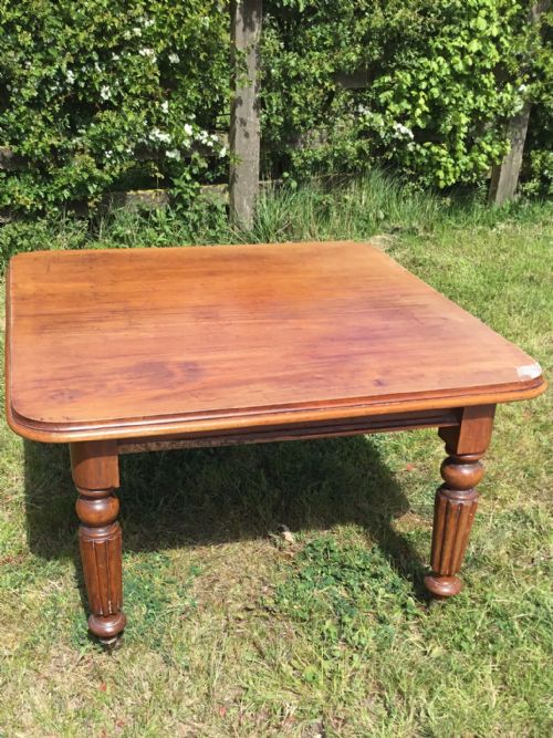 Victorian Mahogany Dining Table