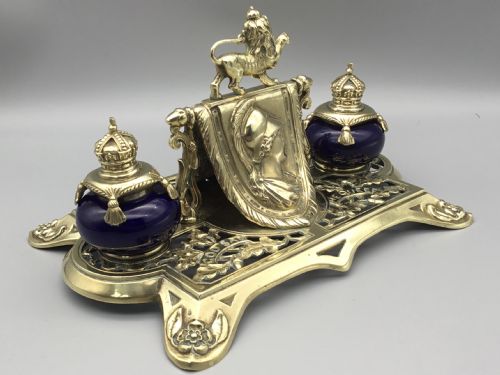 fig 1. Exceptional Victorian Brass Gentleman’s Double Inkwell Desk Stand