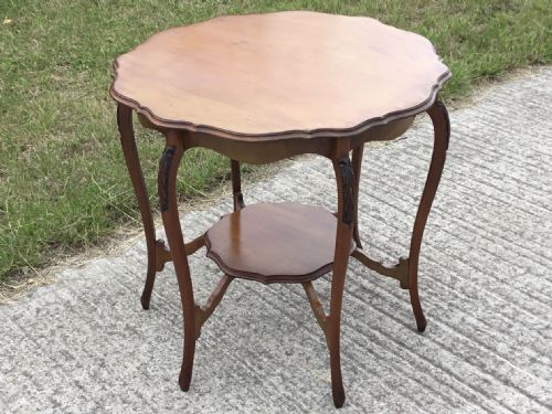 Edwardian Walnut Centre Table/bay Window Table