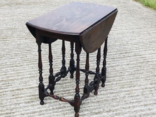Compact Oak Gateleg Occasional Table