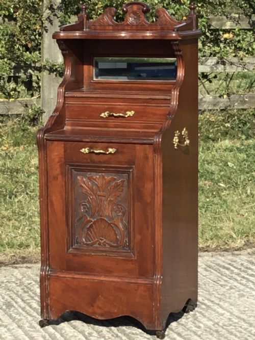 Late Victorian Purdonium in Walnut