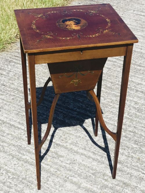 FINE QUALITY INLAID PORTRAIT DECORATED WORK BOX - ADDITIONAL PHOTO 1