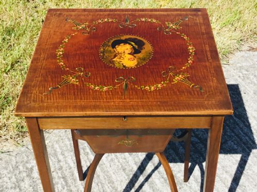 FINE QUALITY INLAID PORTRAIT DECORATED WORK BOX - ADDITIONAL PHOTO 9