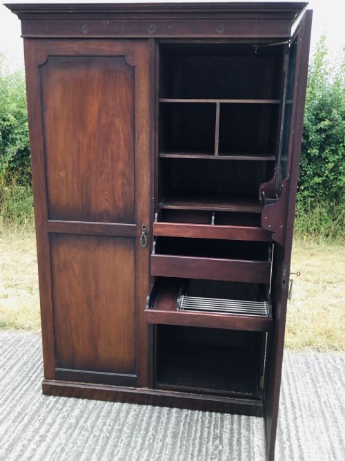 Gentleman’s Fitted Wardrobe