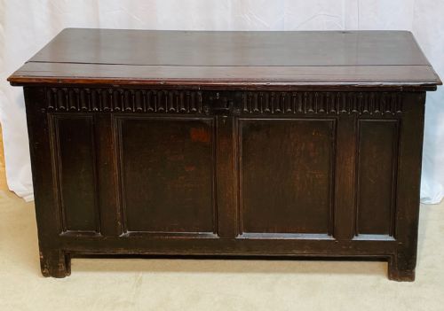 18TH CENTURY OAK COFFER - ADDITIONAL PHOTO 2