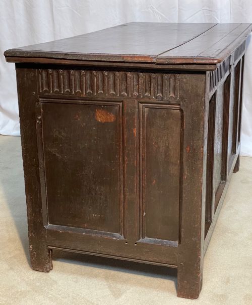 18TH CENTURY OAK COFFER - ADDITIONAL PHOTO 6