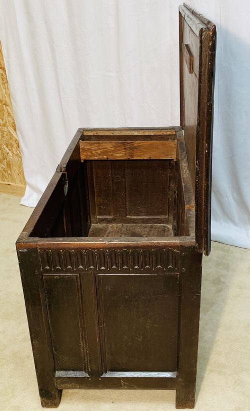 18TH CENTURY OAK COFFER - ADDITIONAL PHOTO 10