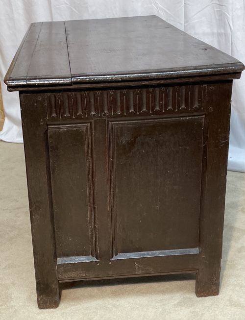 18TH CENTURY OAK COFFER - ADDITIONAL PHOTO 11