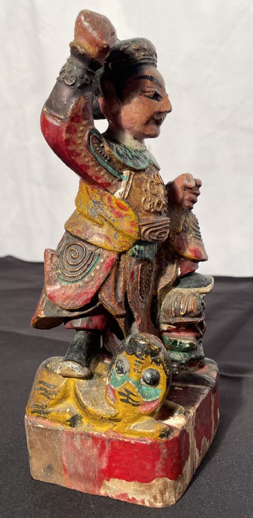 EARLY 19TH CENTURY CHINESE WOODEN CARVED POLYCHROME PAINTED FIGURE - ADDITIONAL PHOTO 2