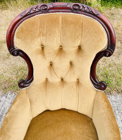 STUNNING VICTORIAN CARVED MAHOGANY ARMCHAIR - ADDITIONAL PHOTO 7