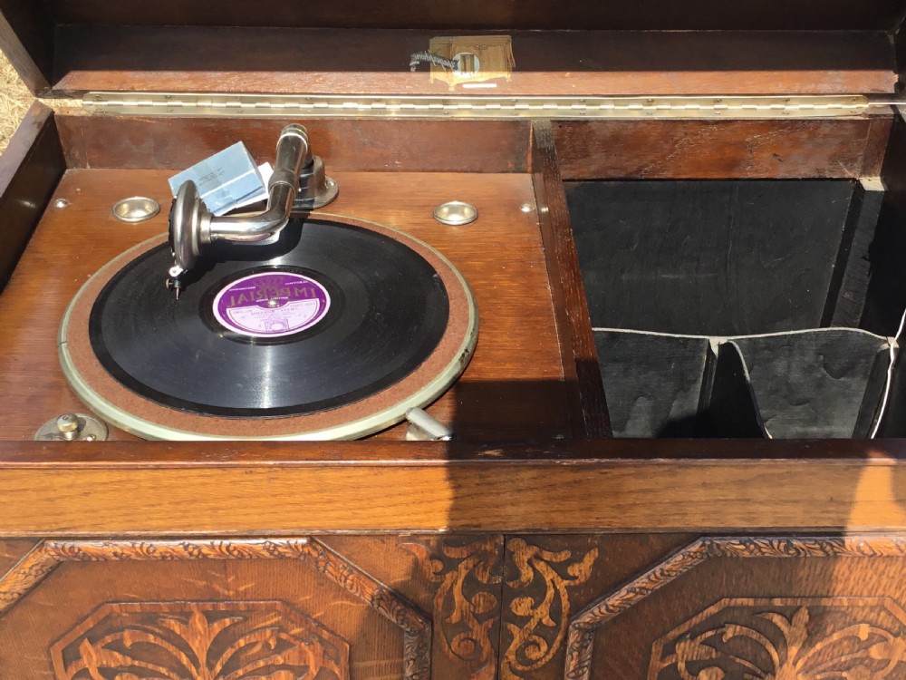 Yagerphone wind up gramophone  View IV