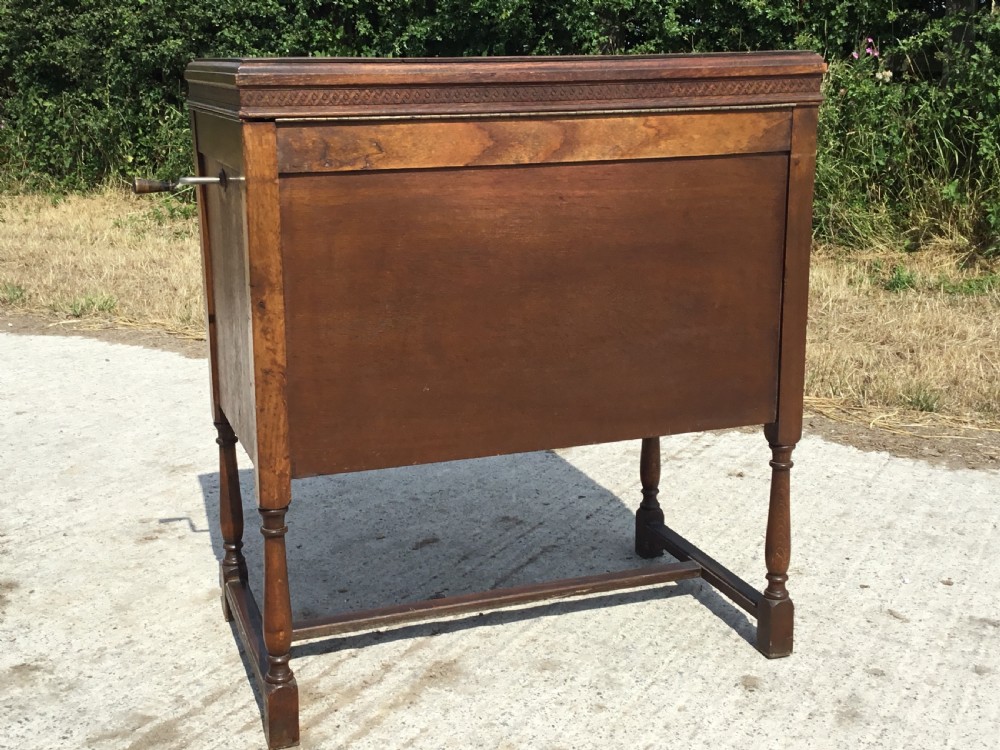 Yagerphone wind up gramophone  View VI