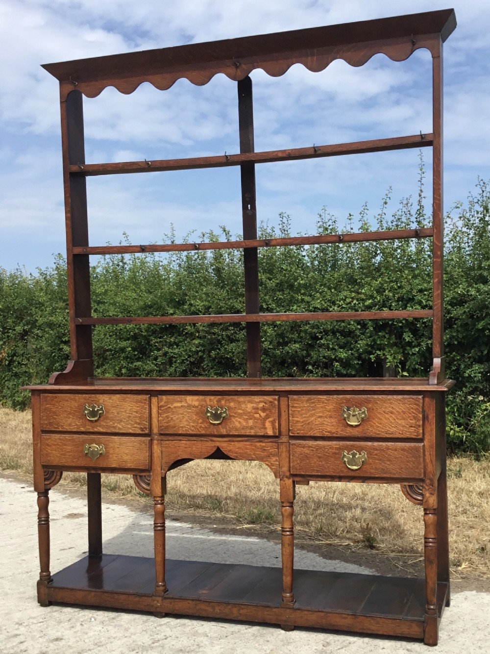 Oak Pot Board Dresser with Open Plate Rack