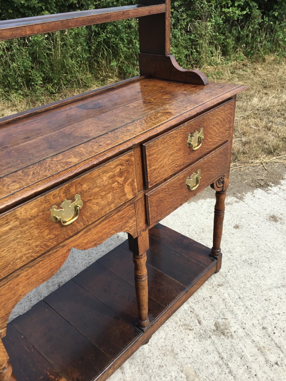Oak Pot Board Dresser with Open Plate Rack View VII