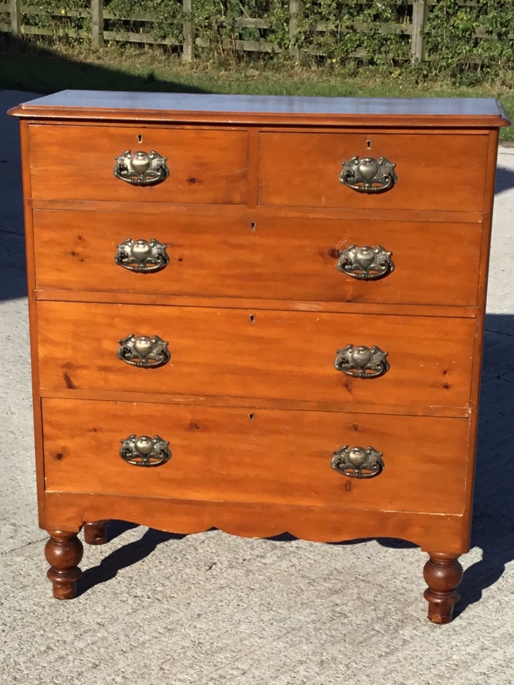 Victorian Pine Chest of Drawers in original condition.