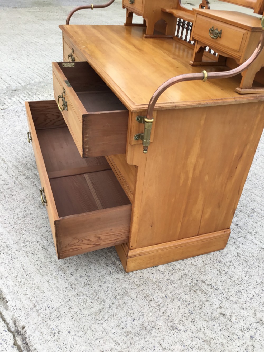 Unique Arts & Crafts Warings Dressing Table  View VII