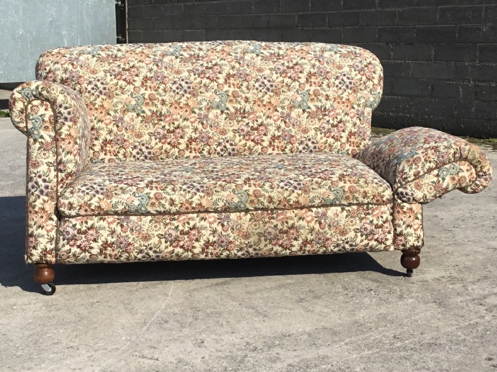 Drop End Settee